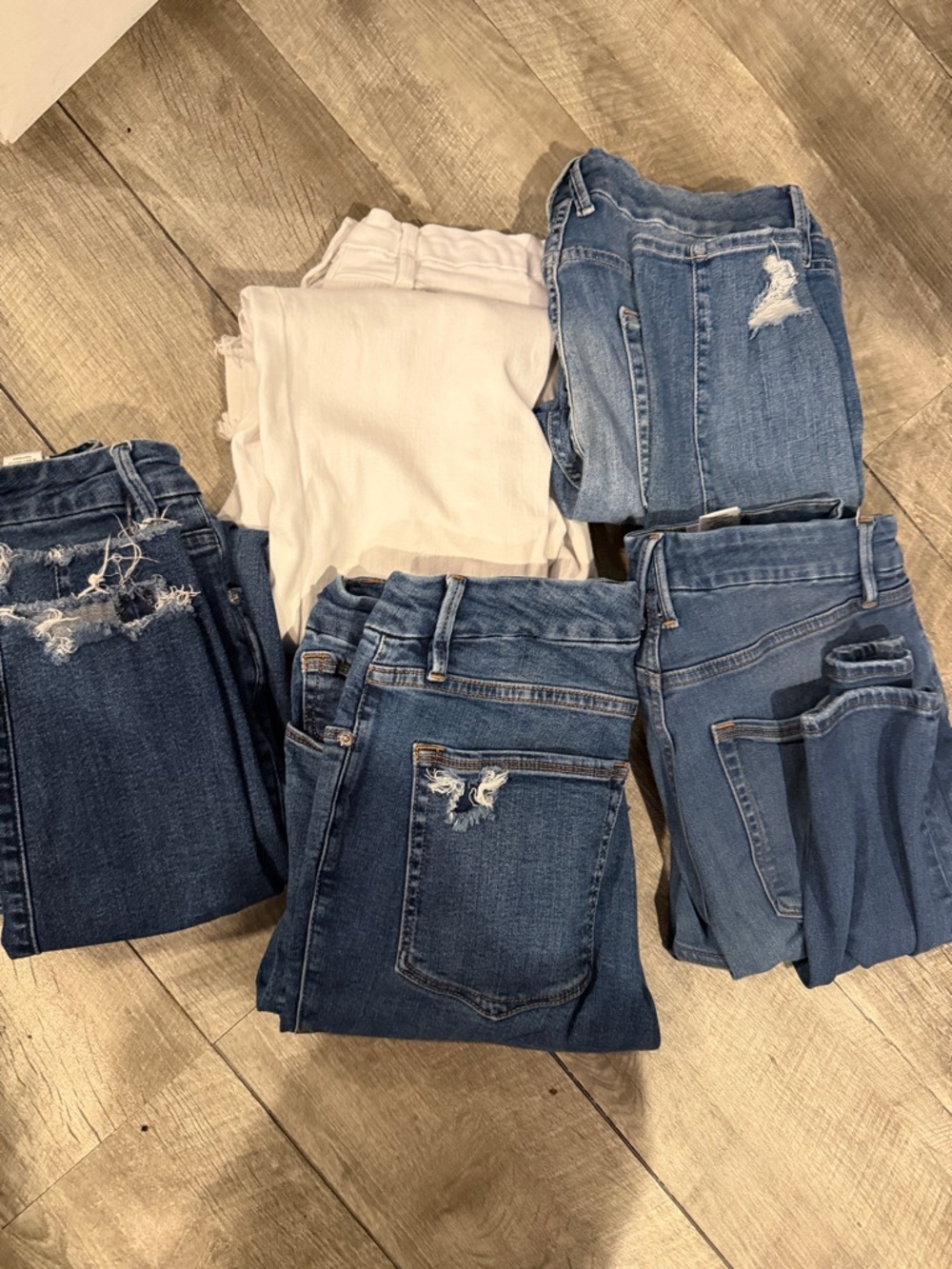 5 pairs EUC 10/30 Good American
 Jeans